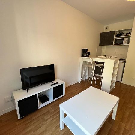 Acajou, Studio Avec Terrasse Et Parking Prive Caen Exteriér fotografie