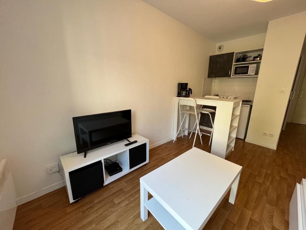 Acajou, Studio Avec Terrasse Et Parking Prive Caen Exteriér fotografie